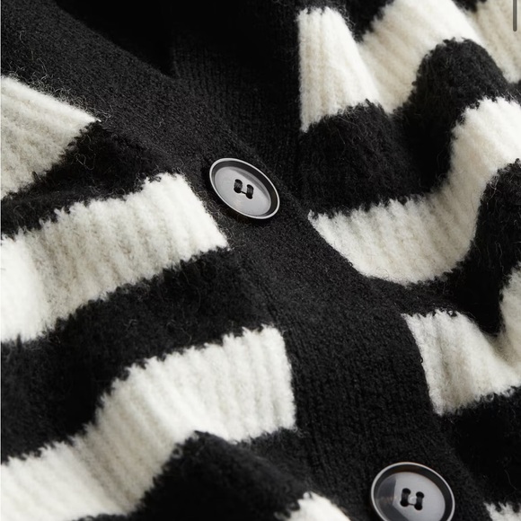 H&M Oversized Rib-Knit Cardigan, Size XS - Picture 2 of 6